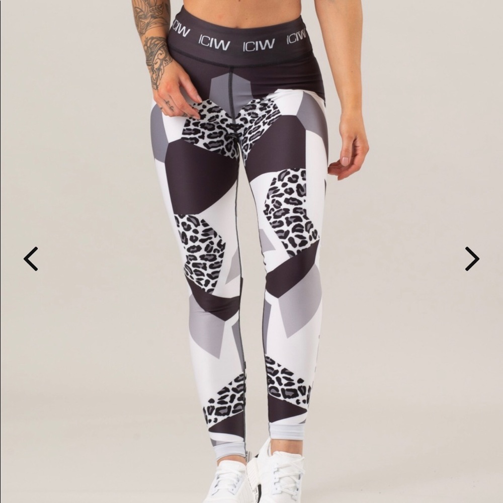 ICANIWILL leggings small